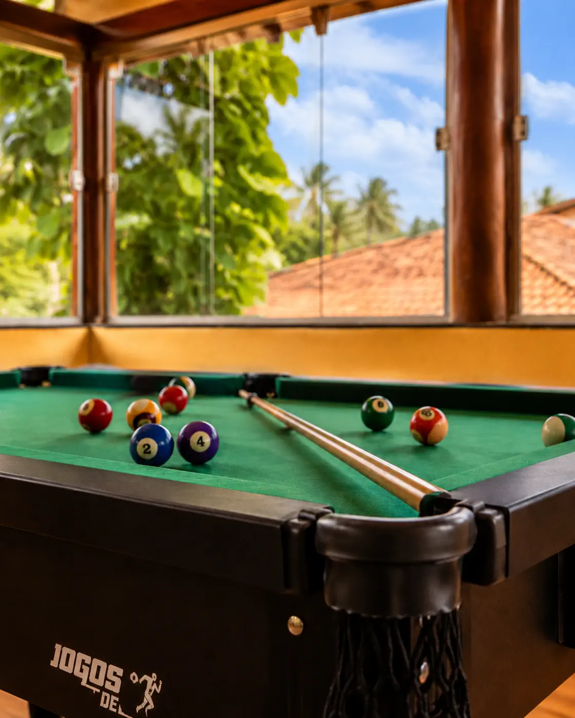 Mesa de sinuca do salão de jogos da Villa Zena